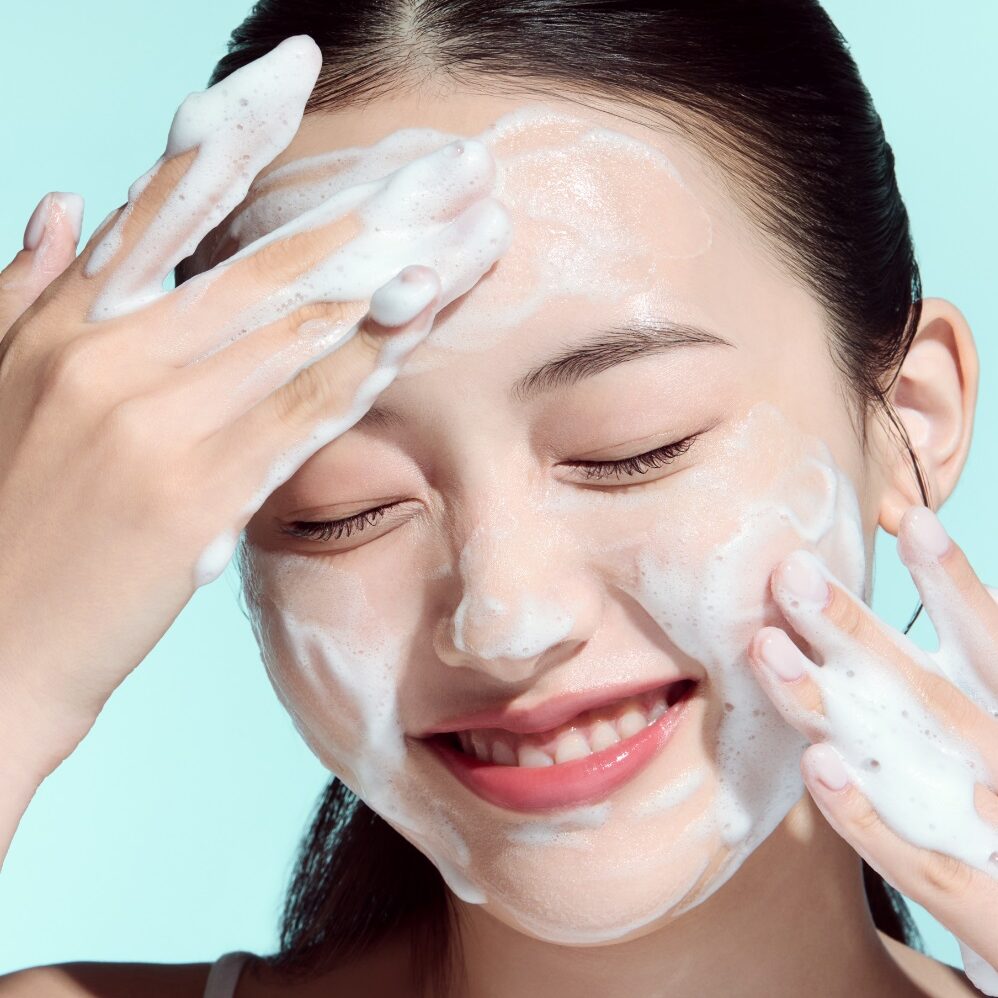 Бережное ежедневное очищение с пенкой Anua PDRN Hyaluronic Acid Moisturizing Cleansing Foam