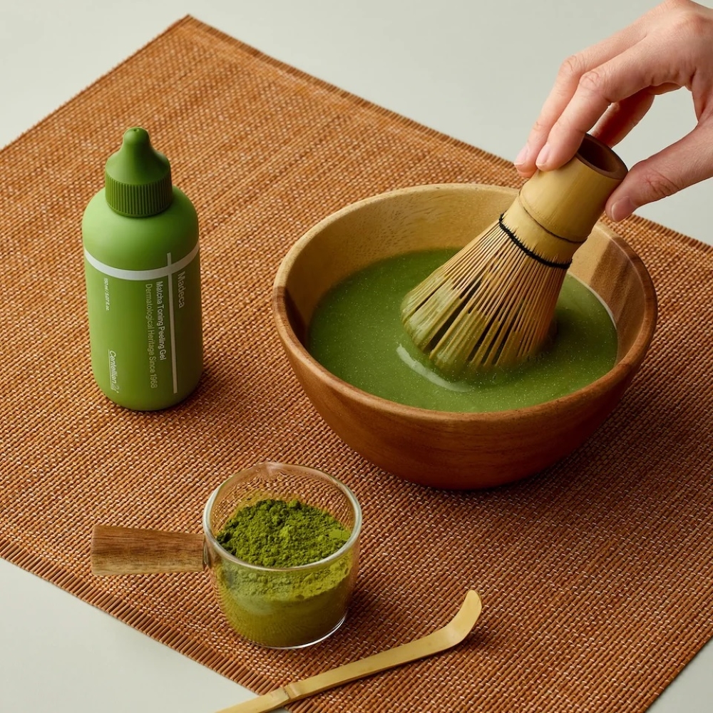 Натуральный чай матча и пилинг-гель Centellian24 Madeca Matcha Toning Peeling Gel.
